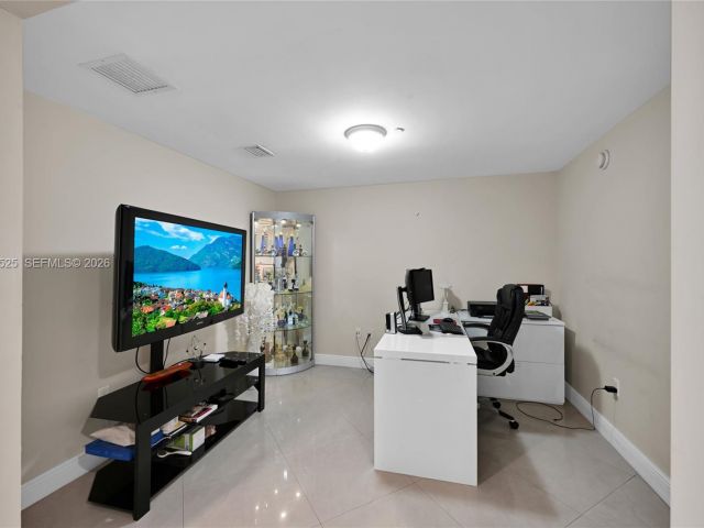 Продажа квартиры #3908 - фото 7500331