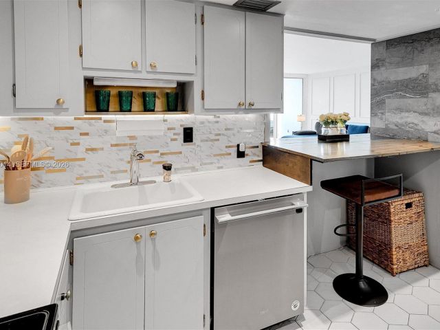 Продажа квартиры #617 - фото 7525015