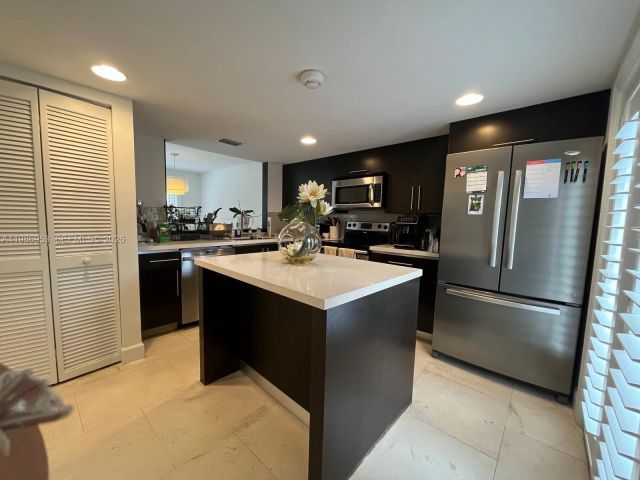 Дом в аренду по адресу 5570 SW 70th Pl S 5570 - фото 7498996