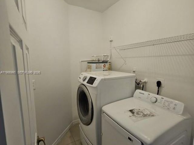 Дом в аренду по адресу 11151 SW 241st St - фото 7498871