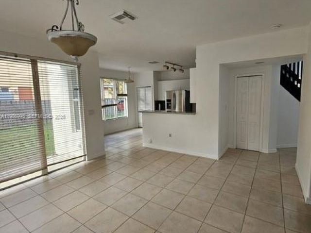 Дом в аренду по адресу 11151 SW 241st St - фото 7498873