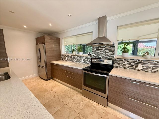 Дом в аренду по адресу 211 189th Ter - фото 7502827