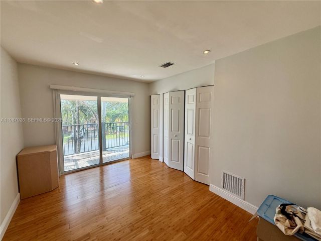 Дом в аренду по адресу 211 189th Ter - фото 7502833