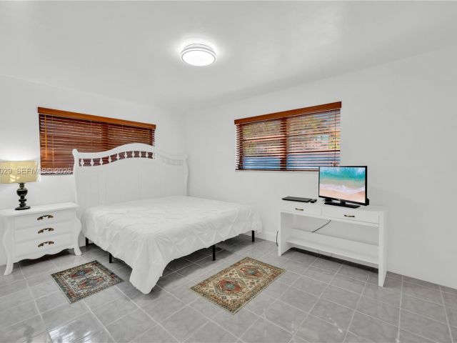 Продажа дома по адресу 12890 NE Miami Ct - фото 7504217