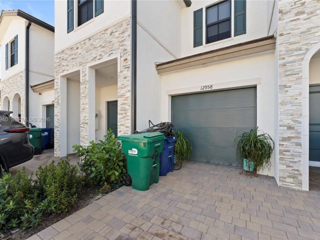 Продажа дома по адресу 12958 SW 231st St - фото 7509032