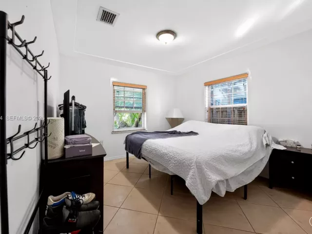 Продажа дома по адресу 2131 Biarritz Dr - фото 7600159