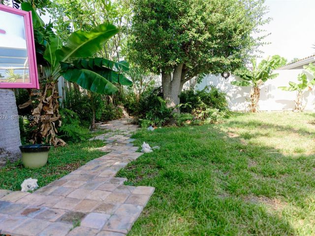 Дом в аренду по адресу 809 SE 14th Dr - фото 7517248