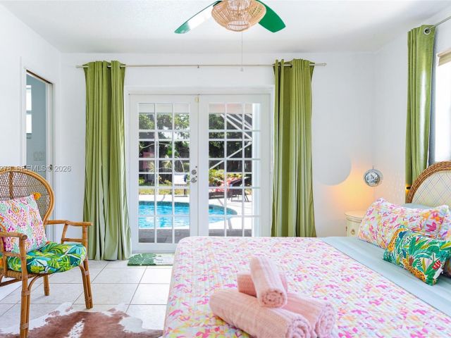 Дом в аренду по адресу 809 SE 14th Dr - фото 7517253