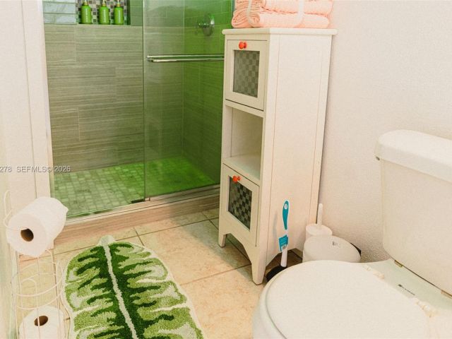 Дом в аренду по адресу 809 SE 14th Dr - фото 7517255