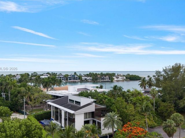 Продажа дома по адресу 610 Harbor Cir - фото 7524435