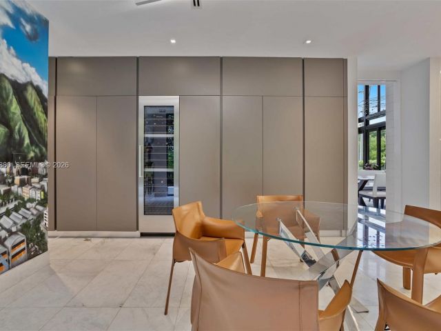 Продажа дома по адресу 610 Harbor Cir - фото 7524446