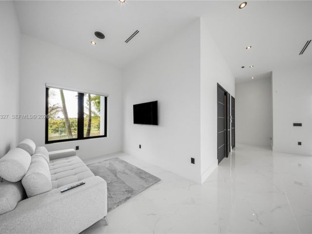 Продажа дома по адресу 15620 SW 188th Ct - фото 7512208