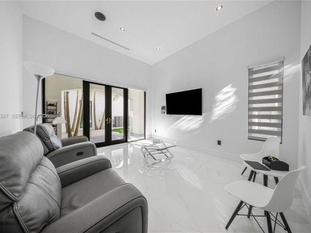 Продажа дома по адресу 15620 SW 188th Ct - фото 7512209