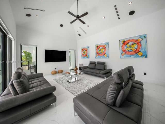 Продажа дома по адресу 15620 SW 188th Ct - фото 7512210