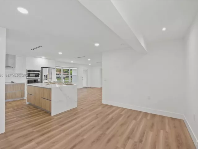 Продажа дома по адресу 437 NW 13th Dr - фото 7535744