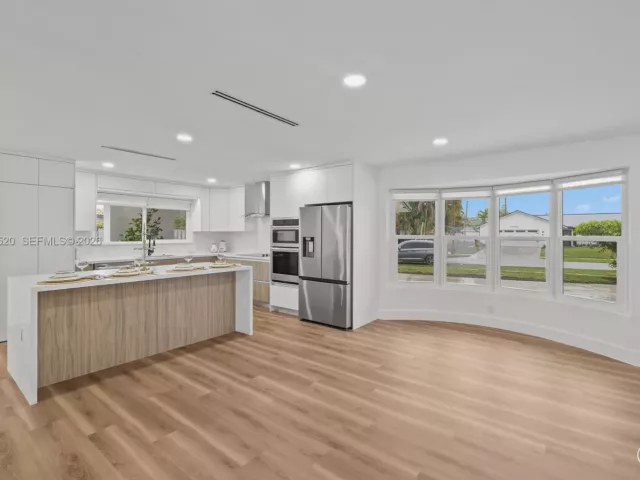 Продажа дома по адресу 437 NW 13th Dr - фото 7535740