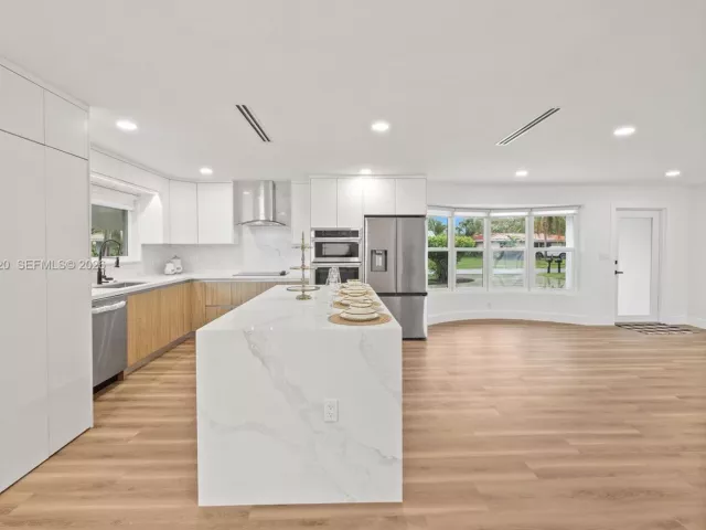 Продажа дома по адресу 437 NW 13th Dr - фото 7535742