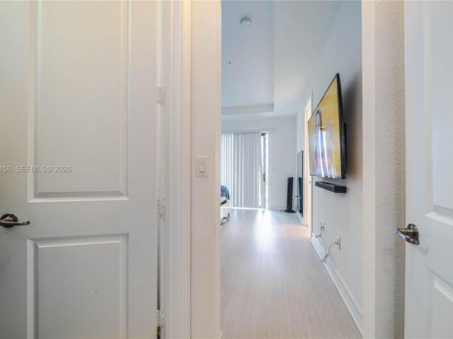 Дом в аренду по адресу 11674 SW 13th Ln 1674 - фото 7513801