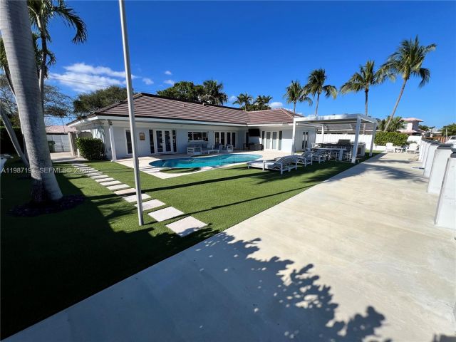 Дом в аренду по адресу 5510 Bayview Dr - фото 7513848