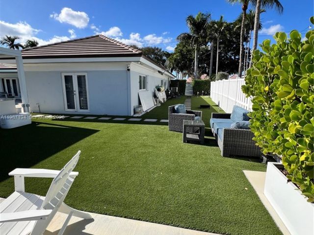 Дом в аренду по адресу 5510 Bayview Dr - фото 7513853