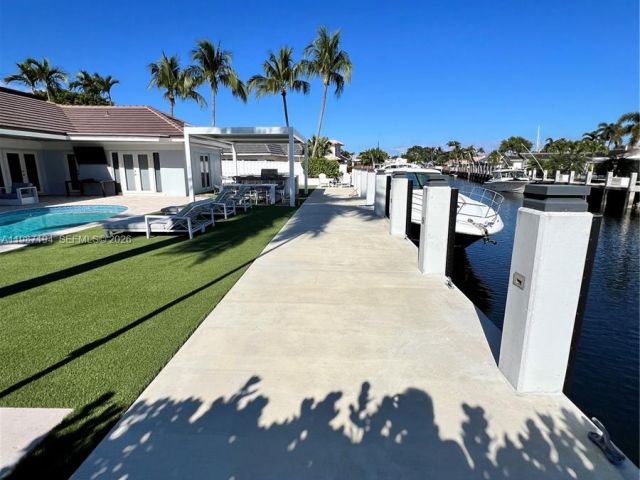 Дом в аренду по адресу 5510 Bayview Dr - фото 7513863