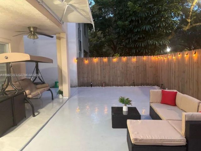 Дом в аренду по адресу 15022 SW 143rd Ter 1 - фото 7513925