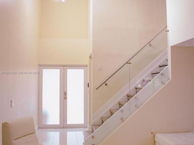 Дом в аренду по адресу 15022 SW 143rd Ter 1 - фото 7513932