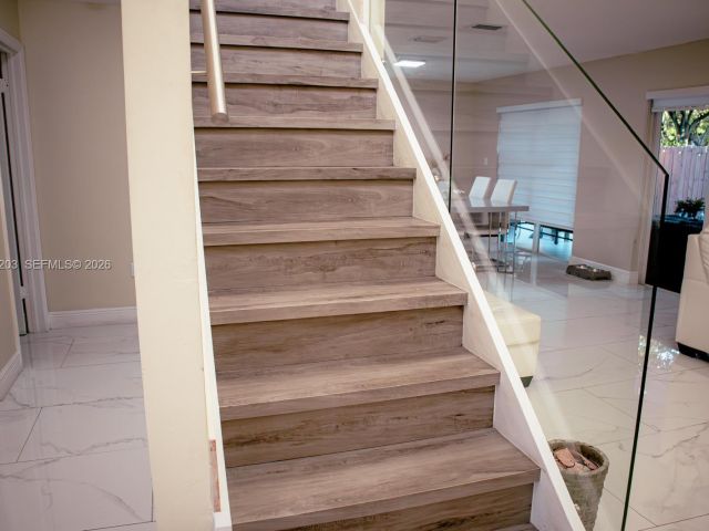 Дом в аренду по адресу 15022 SW 143rd Ter 1 - фото 7513938