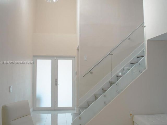 Дом в аренду по адресу 15022 SW 143rd Ter 1 - фото 7513945