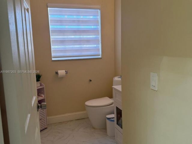 Дом в аренду по адресу 15022 SW 143rd Ter 1 - фото 7513951