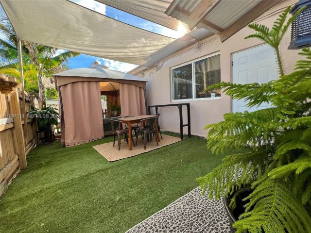 Дом в аренду по адресу 2040 NE 183rd St - фото 7516853