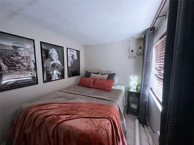 Дом в аренду по адресу 2040 NE 183rd St - фото 7516867