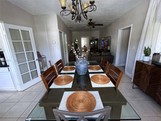 Дом в аренду по адресу 2040 NE 183rd St - фото 7516868