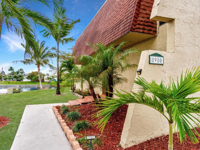 Дом в аренду по адресу 8980 Palm Tree Ln 8980 - фото 7518415