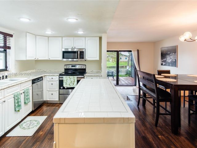 Дом в аренду по адресу 8980 Palm Tree Ln 8980 - фото 7518419