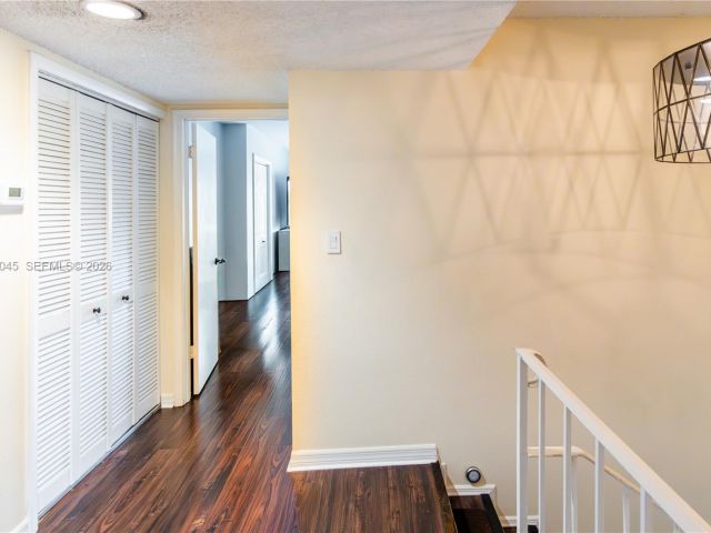 Дом в аренду по адресу 8980 Palm Tree Ln 8980 - фото 7518447