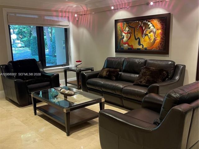 Дом в аренду по адресу 1501 Lisbon St - фото 7515755