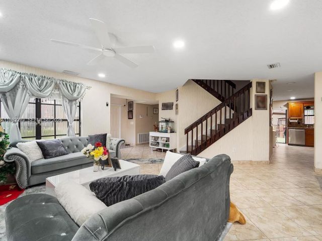 Дом в аренду по адресу 1431 SW 87th Way 0 - фото 7515663