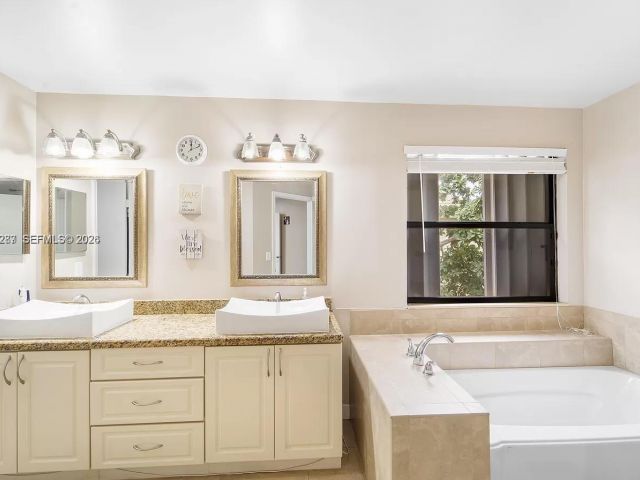 Дом в аренду по адресу 1431 SW 87th Way 0 - фото 7515668