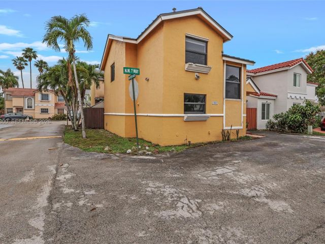 Продажа дома по адресу 12682 NW 7th Way - фото 7517394