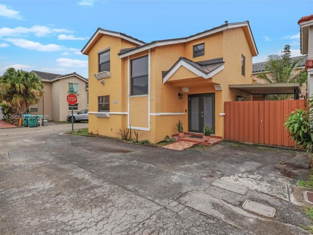 Продажа дома по адресу 12682 NW 7th Way - фото 7517395