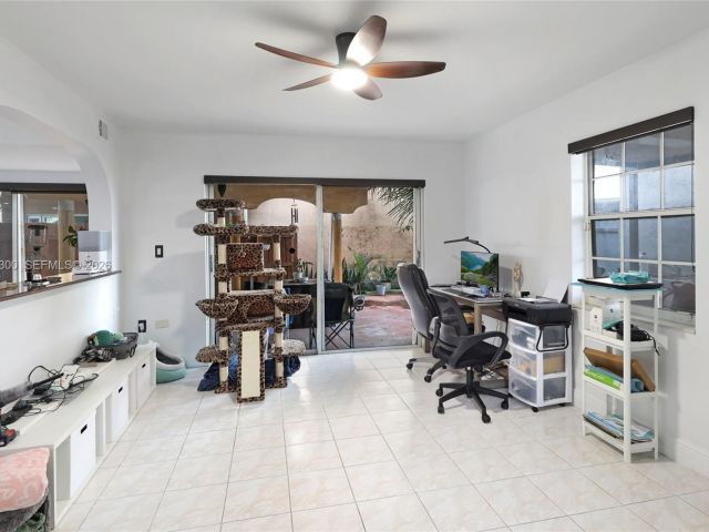 Продажа дома по адресу 12682 NW 7th Way - фото 7517397