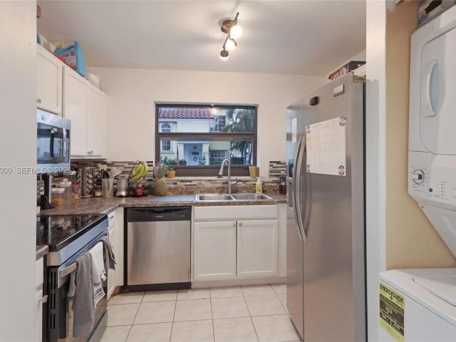 Продажа дома по адресу 12682 NW 7th Way - фото 7517401