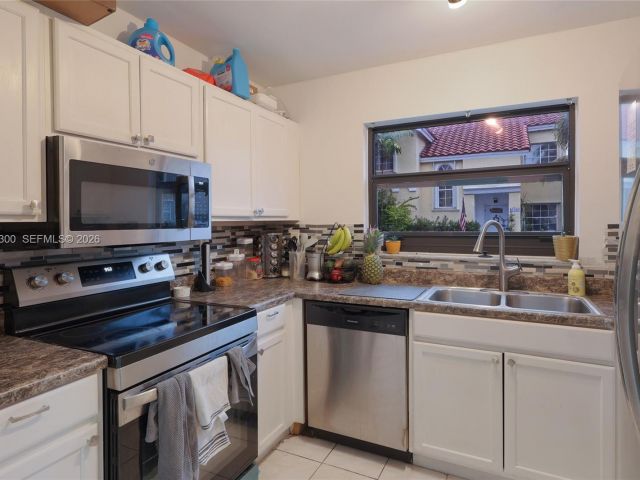 Продажа дома по адресу 12682 NW 7th Way - фото 7517402