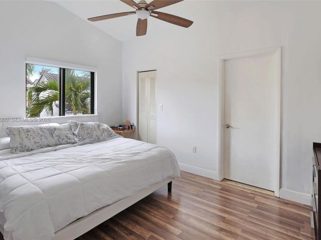 Продажа дома по адресу 12682 NW 7th Way - фото 7517404