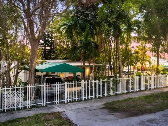 Продажа дома по адресу 4661 SW 101st Ave - фото 7515973