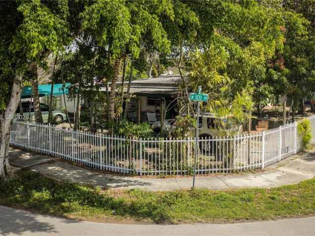 Продажа дома по адресу 4661 SW 101st Ave - фото 7515974