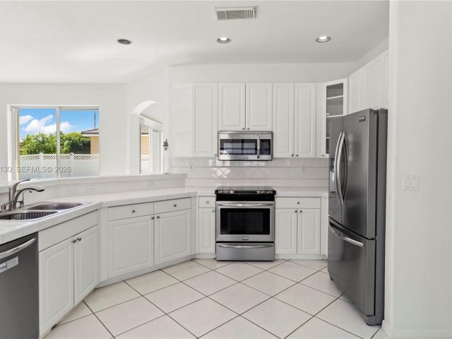 Продажа дома по адресу 2327 NW 187th Ave - фото 7535203