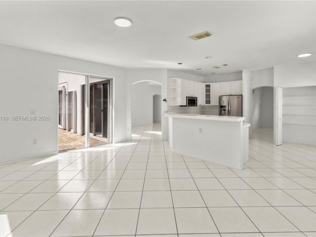 Продажа дома по адресу 2327 NW 187th Ave - фото 7535208