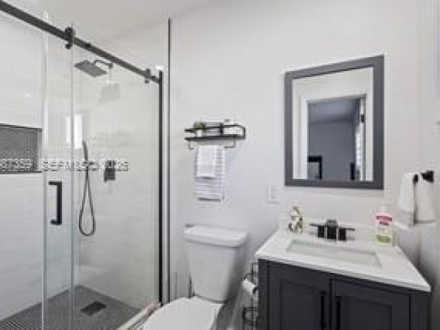 Дом в аренду по адресу 8461 NW 16th St 8461 - фото 7515887